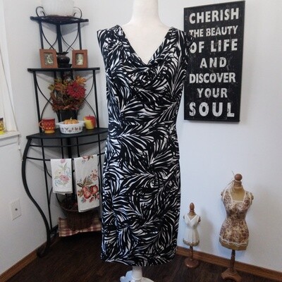 The Limited Medium Women's Black & White Maxi Stretchy Lined Sleeveless Dress
