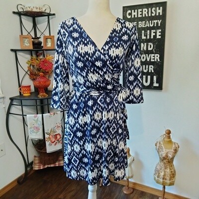 AB Studio Medium Women's Blue & White Stretchy 3/4 Sleeve Wrap Dress