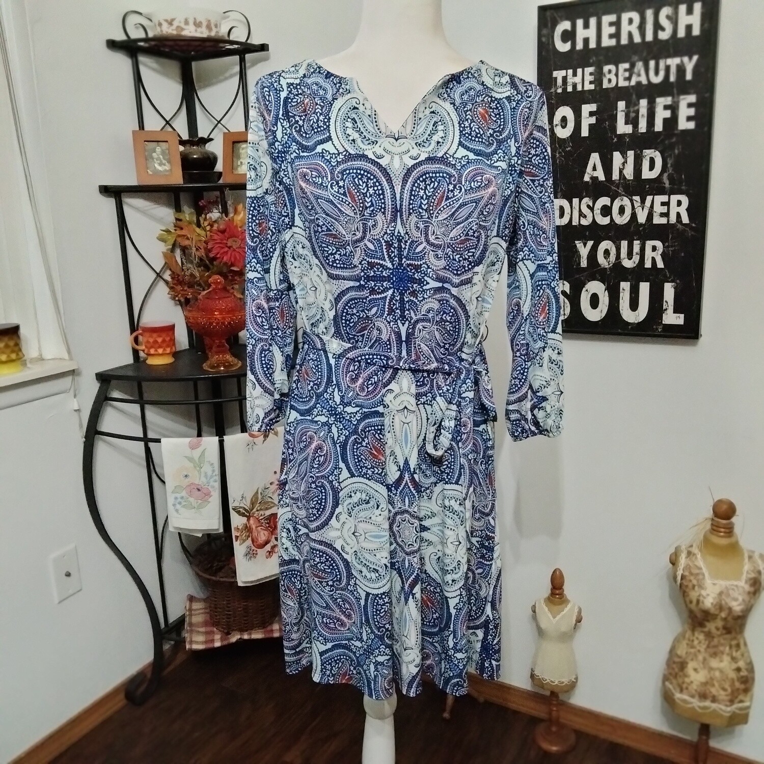 AUW Sz 10 Medium Women&#39;s Blue Floral Paisley 3/4 Sleeve Stretchy Dress