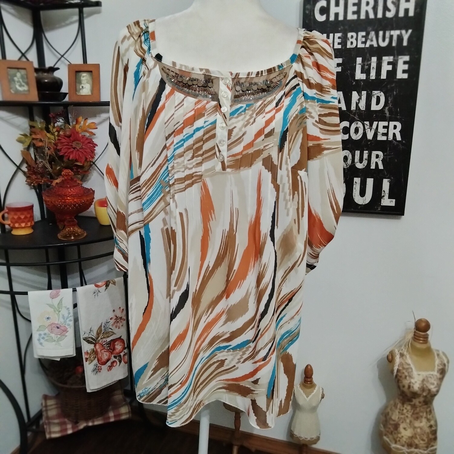 Avenue XL 14/16 Women&#39;s Beaded Neckline Semi-Sheer Short Sleeve Blouse