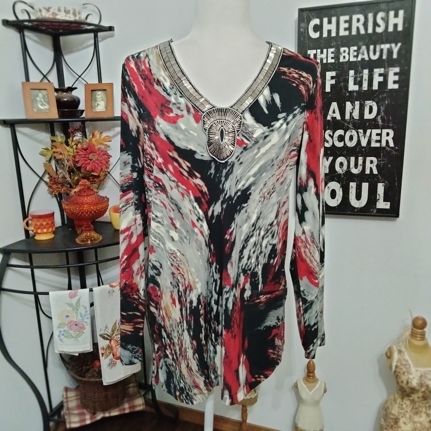 Dana Buchman Medium Women&#39;s Beaded V-Neck Stretchy 3/4 Sleeve Tunic Blouse