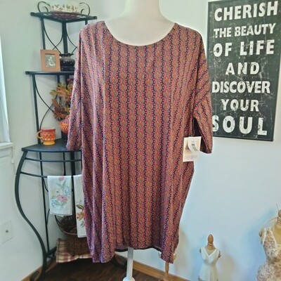 NEW! LuLaRoe Large Women&#39;s Irma Short Sleeve Stretchy Tunic Shirt