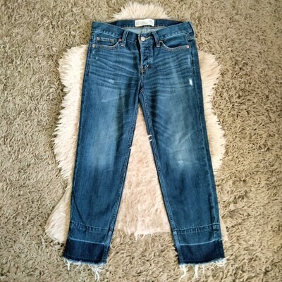 A&amp;F 00 Women&#39;s Juniors Boyfriend Straight Leg Distressed Hem Ankle Jeans