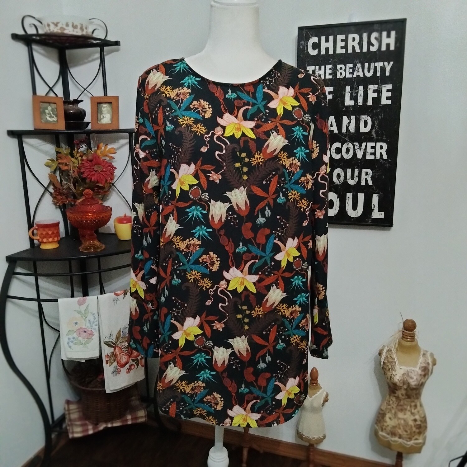 H&amp;M Sz 12 Large Women&#39;s Black Floral Long Sleeve Lightweight Tunic Blouse