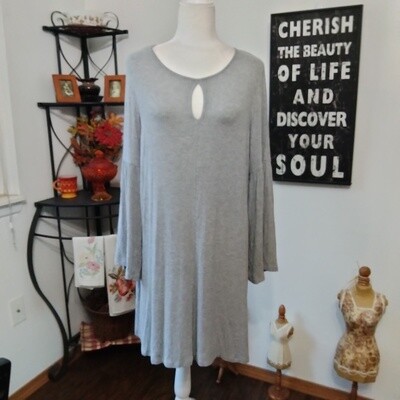 NEW! Chelsea & Theodore Large Women's Boho Grey Ribbed Trumpet Sleeve Stretchy Dress