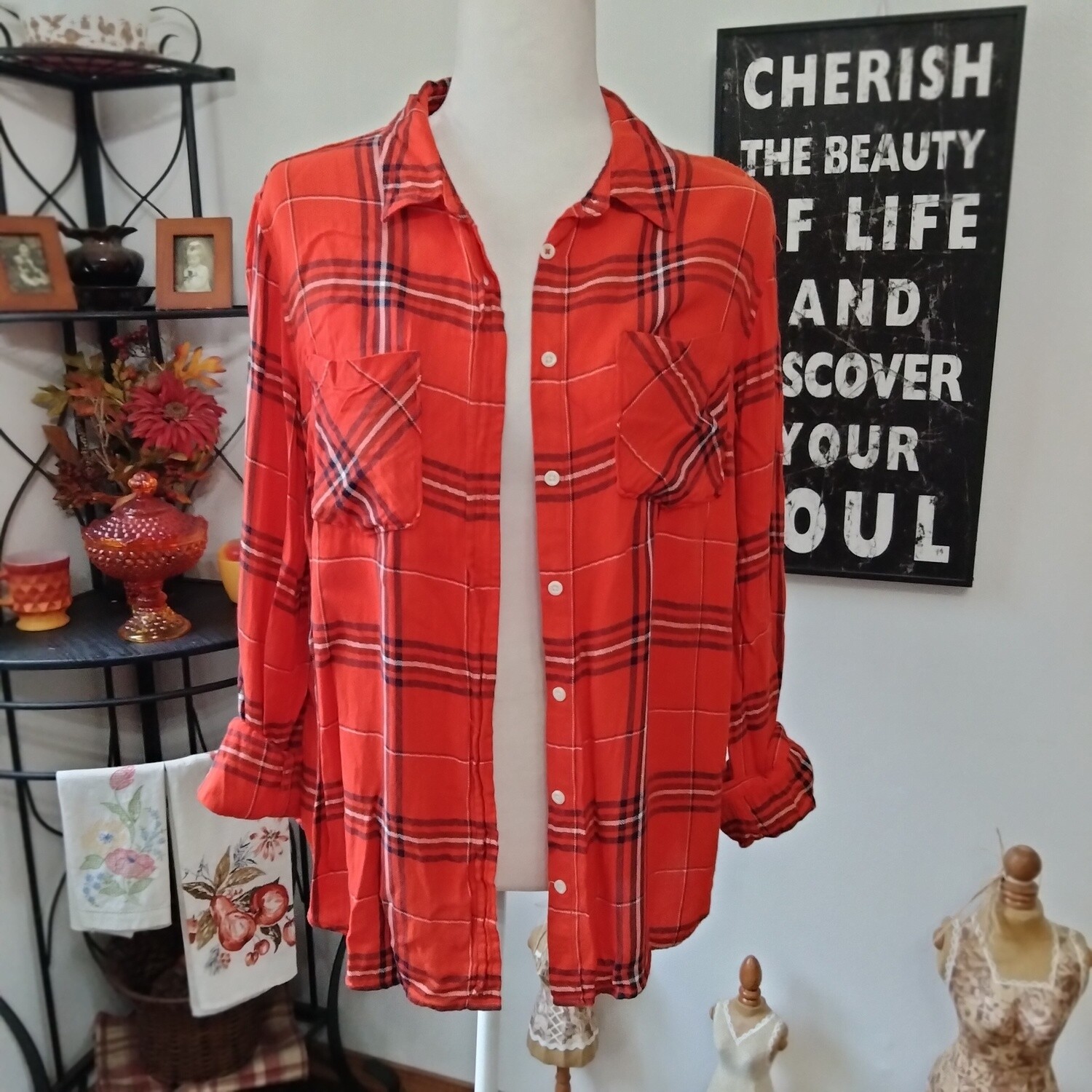 A New Day Large Women&#39;s Rayon Red Plaid Long Sleeve Button-Up Shirt