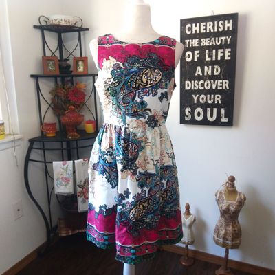 DB Est 1962 Sz 8 Petite Women&#39;s Floral Paisley Sleeveless Dress