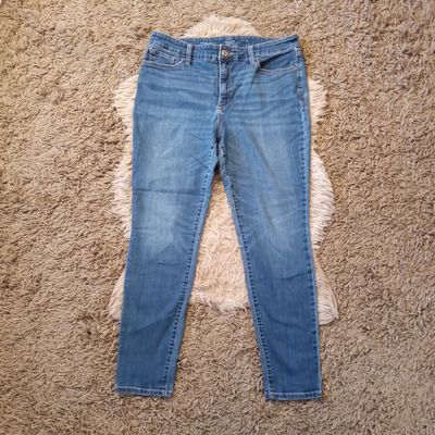 St. John&#39;s Bay Sz 16 Women&#39;s Classic Wash Mid Rise Stretch Skinny Jeans