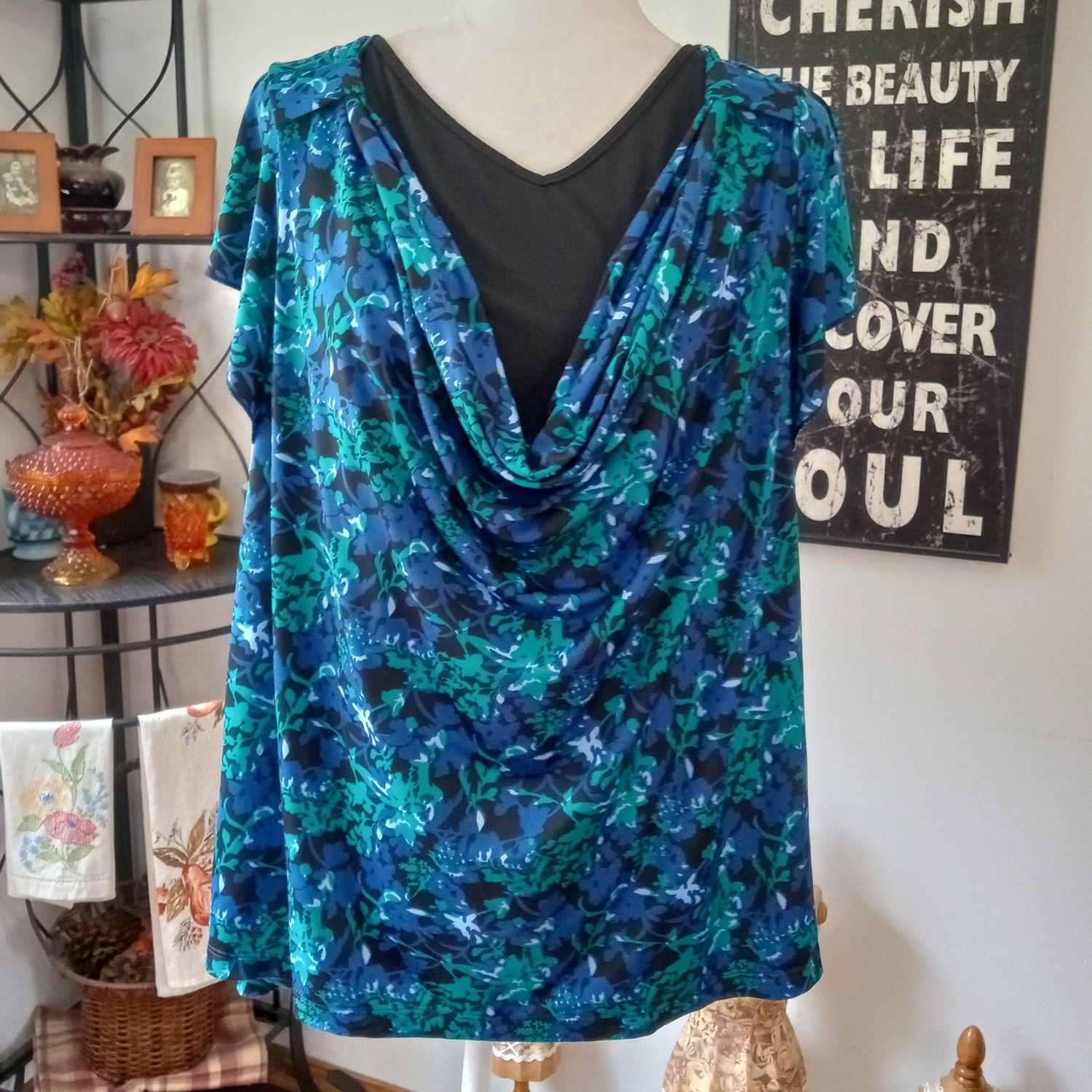 Jaclyn Smith 3X Women&#39;s Blue Floral V-Neck Short Sleeve Stretchy Plus Size Blouse