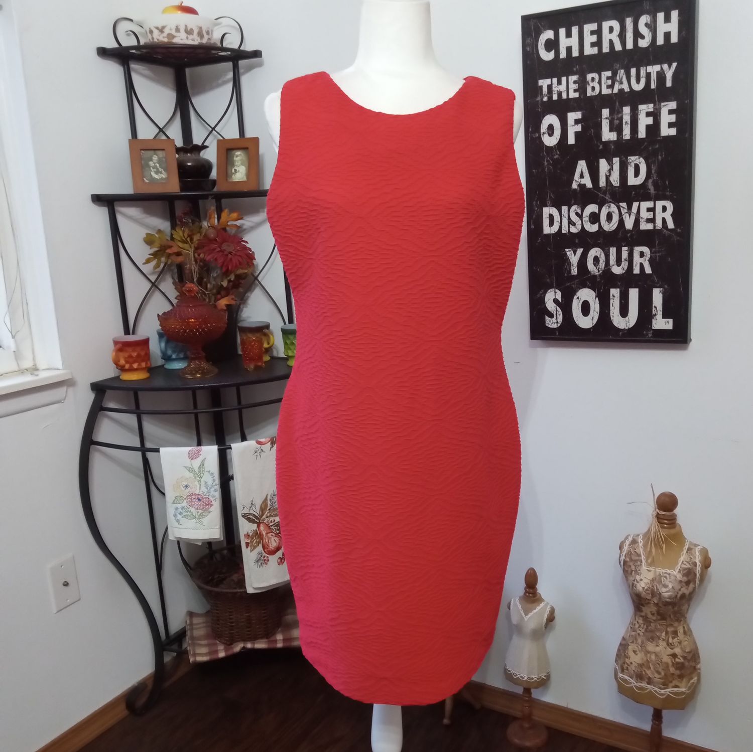 Calvin Klein Sz 12 Large Women&#39;s Coral Red Sleeveless Textured Sheath Dress