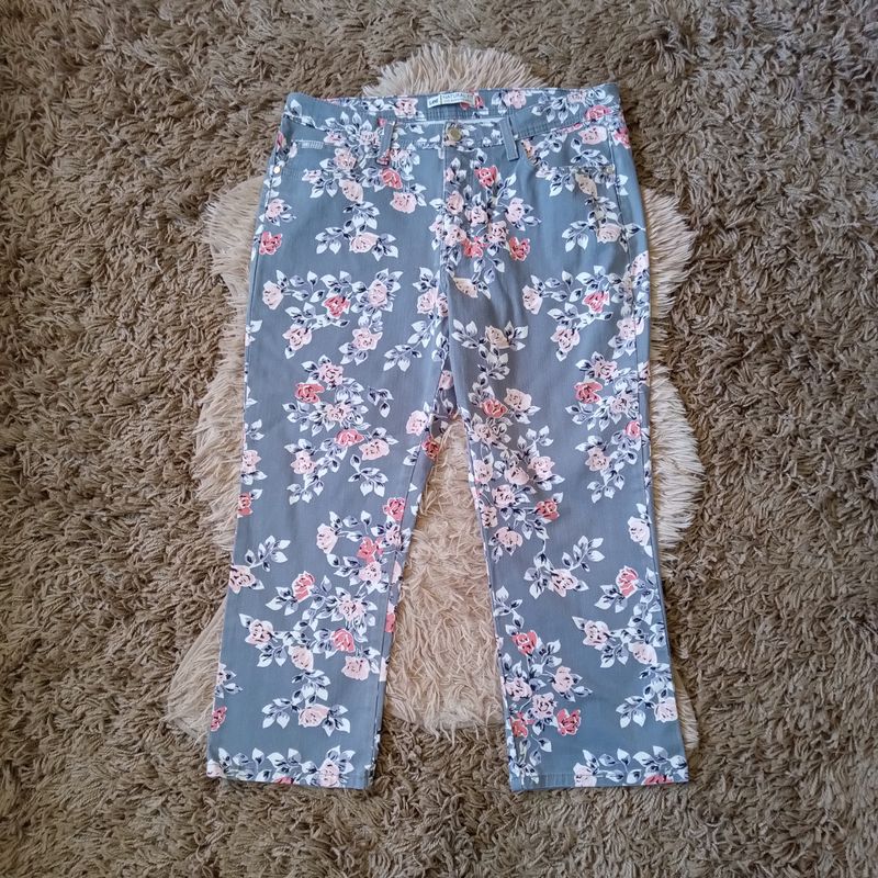 Lee Sz 14 Women&#39;s Grey Floral Natural Fit Mid Rise Ankle Cropped Jeans