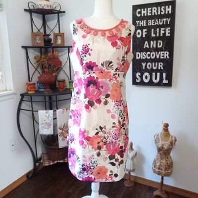 Madison Leigh Sz 12 Large Women&#39;s Cream &amp; Pink Beaded Sleeveless Dress