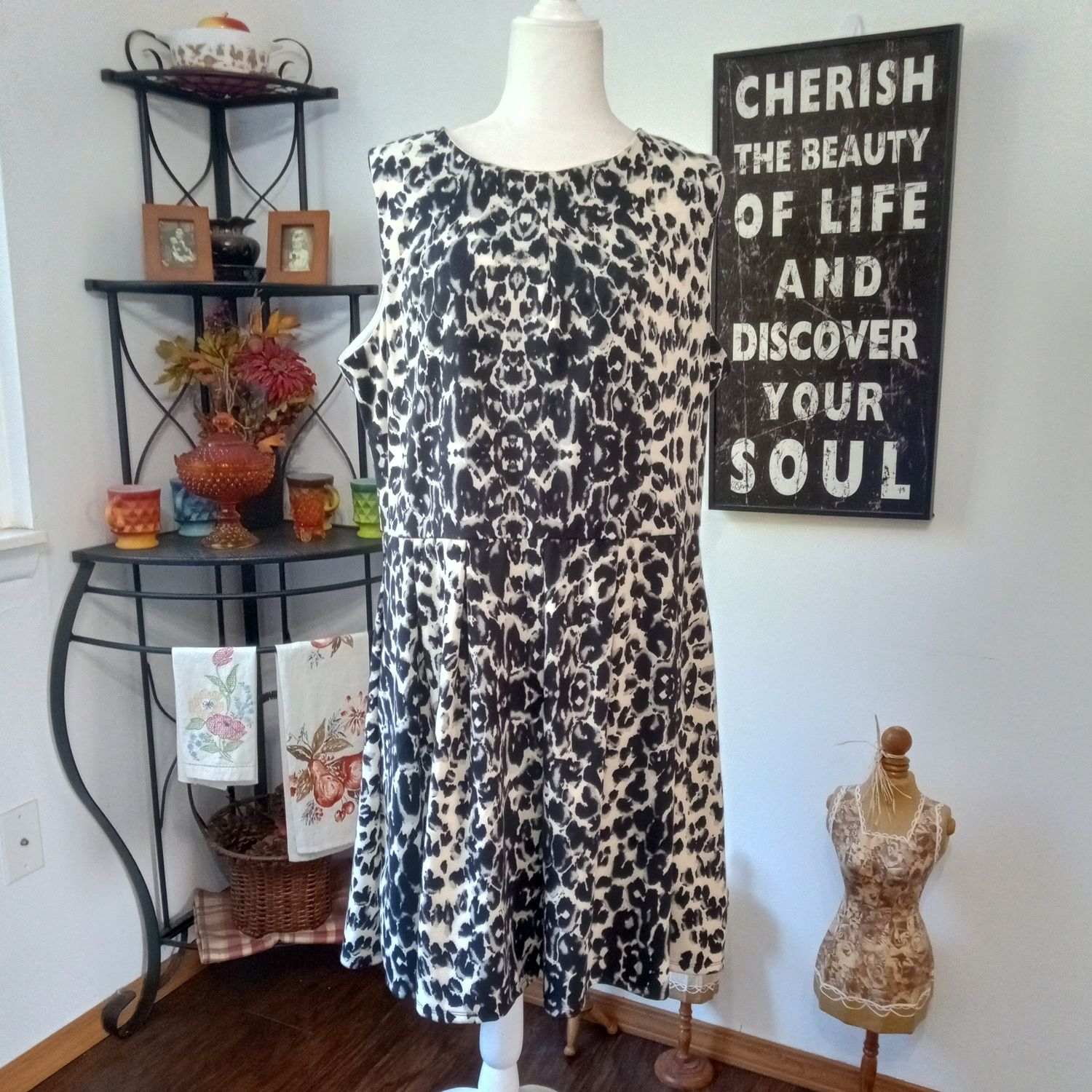 Mossimo XXL Women&#39;s Black &amp; Cream Animal Print Sleeveless Plus Size Dress