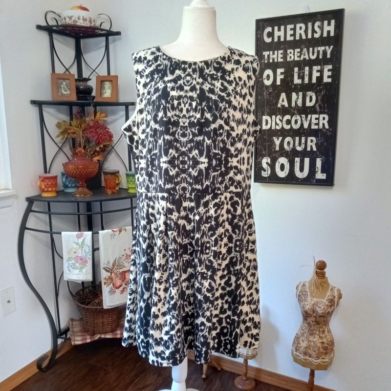 Mossimo XXL Women&#39;s Black &amp; Cream Animal Print Sleeveless Plus Size Dress