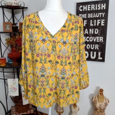 St. John&#39;s Bay Large Petite Women&#39;s Rayon Yellow Floral V-Neck 3/4 Sleeve Blouse