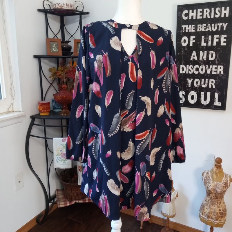 Peach Love Large Women&#39;s Blue Boho Feather Print V-Neck Tunic Dress