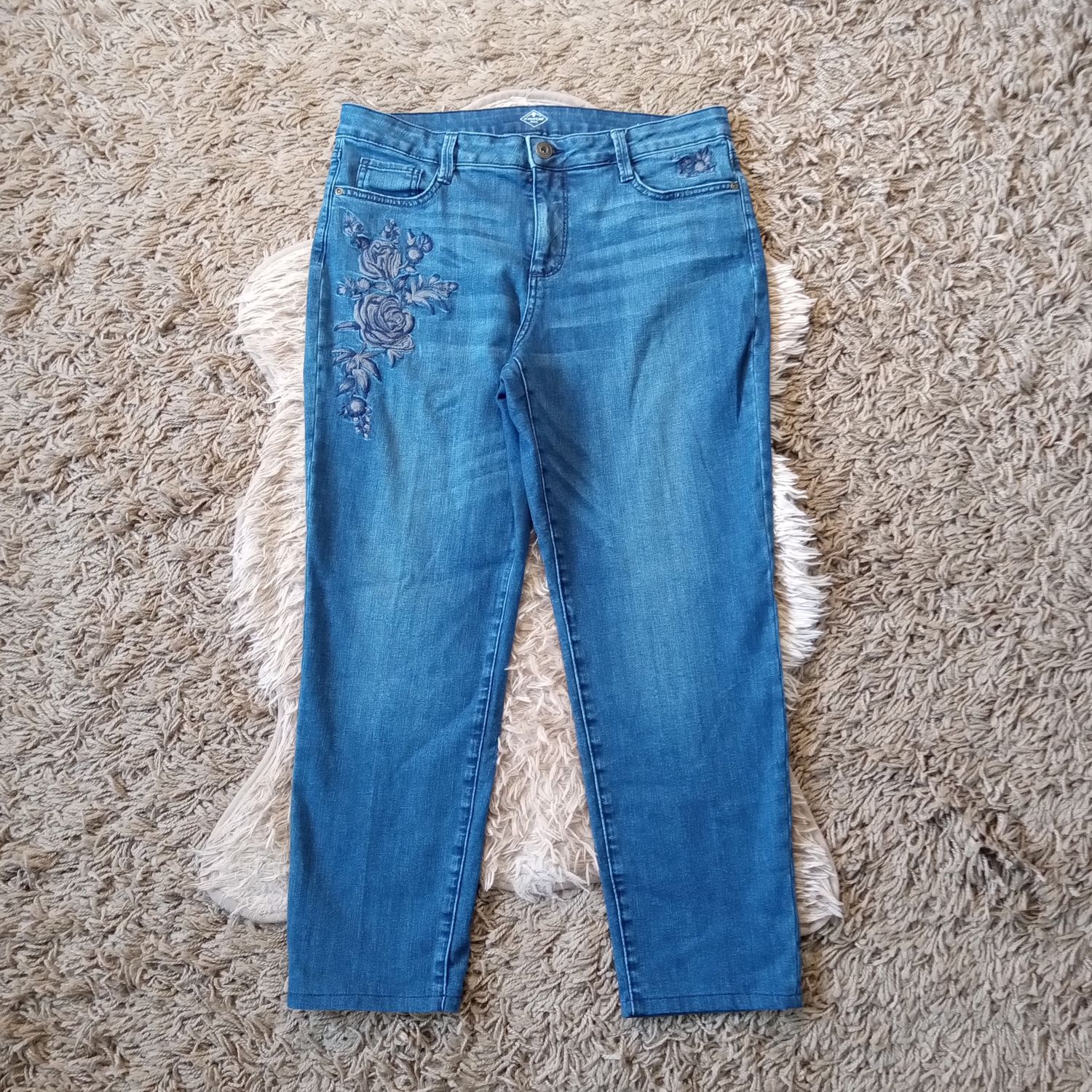 St. John&#39;s Bay 10 Petite Women&#39;s Floral Embellished Mid Rise Stretch Jeans