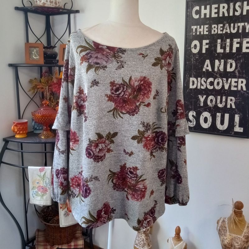 Alyx 2X Women&#39;s Grey Floral Soft Knit Long Sleeve Plus Size Stretchy Blouse