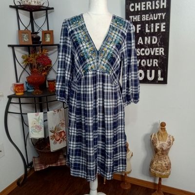 Westport 1962 Medium Women&#39;s Blue Plaid Floral Embroidered V-Neck Dress