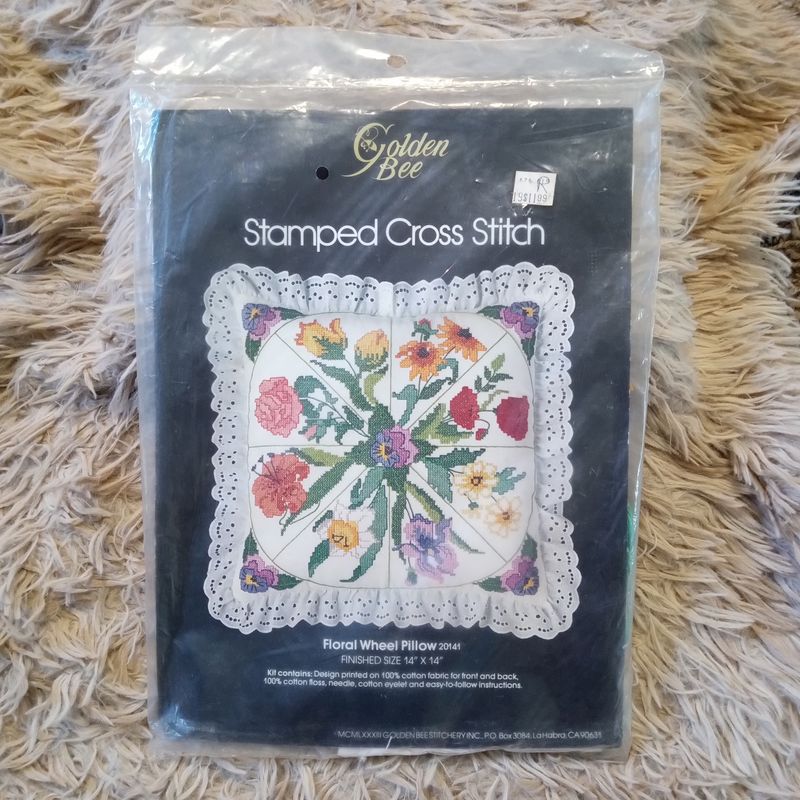 NEW VTG Floral Wheel Pillow Stamped Cross Stitch Kit GOLDEN BEE Sealed