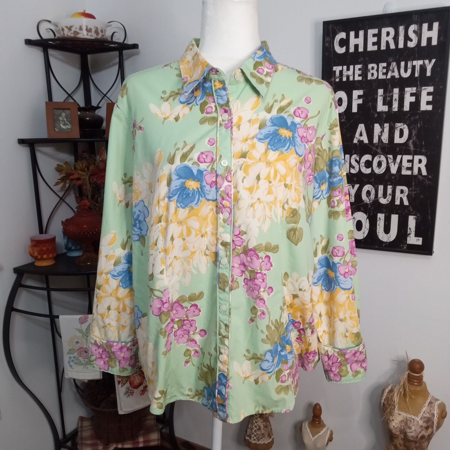 Van Heusen XL Women&#39;s Wrinkle Free Green Floral Button-Up Long Sleeve Blouse