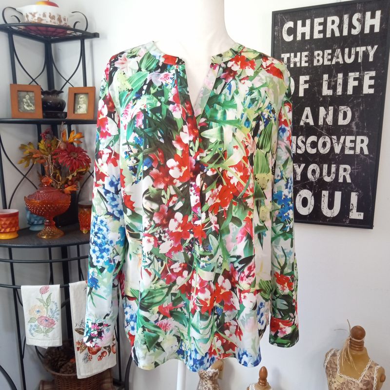 Talbots Large Women&#39;s Floral Split Neck Half Button Long Sleeve Blouse