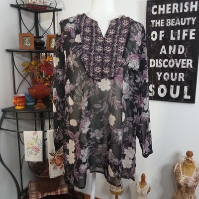 Serengeti Medium Women&#39;s Black Purple Floral Half Button Long Sleeve Sheer Tunic Blouse
