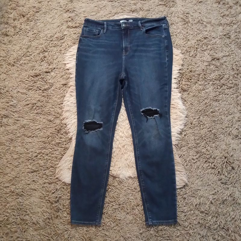 Old Navy Sz 14 Women&#39;s Rockstar Distressed High Rise Stretch Skinny Jeans