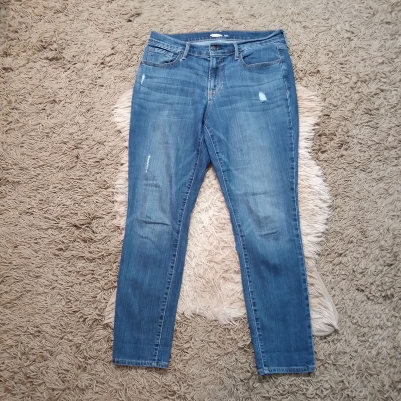Old Navy 8 Short Women&#39;s Curvy Lightly Distressed Skinny Stretch Jeans