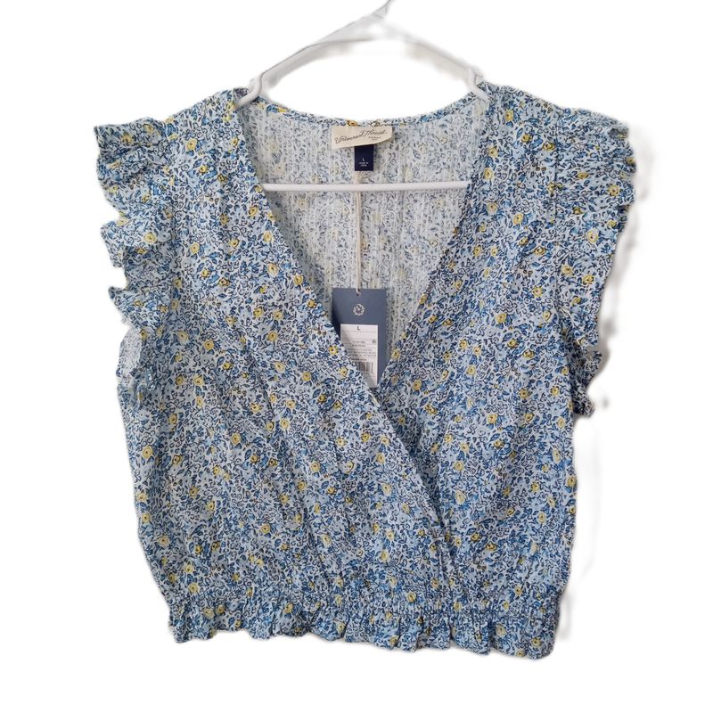 NEW! Universal Thread Large Women&#39;s Blue Floral Flutter Sleeve Crop Wrap Blouse