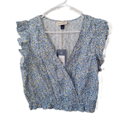 NEW! Universal Thread Large Women&#39;s Blue Floral Flutter Sleeve Crop Wrap Blouse