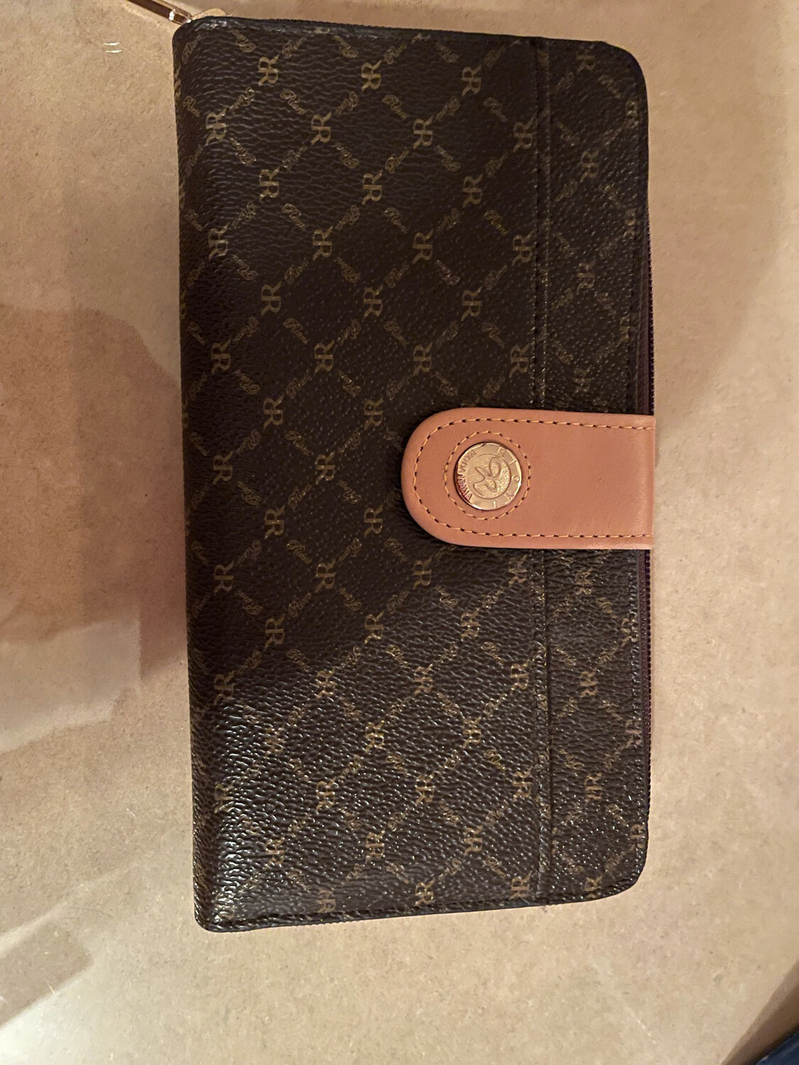 Rioni Wallet