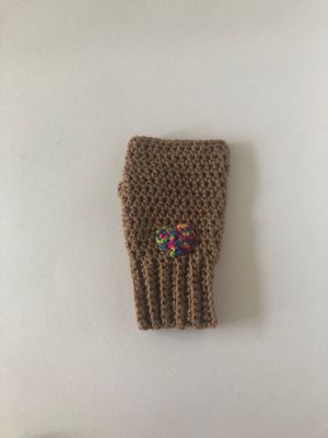 Women&#39;s Camel Heart Handmade Crochet Fingerless Gloves