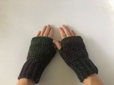 Women&#39;s Dark Green Hue Bespoke Handmade Crochet Gloves UK