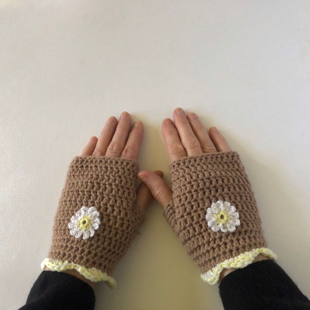 &quot;women&#39;s desert taupe daisy flower motif handmade crochet fingerless gloves&quot;