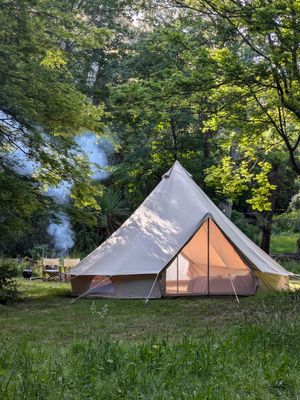 4.5m Bell Tent - Casey &amp; Tyler&#39;s wedding