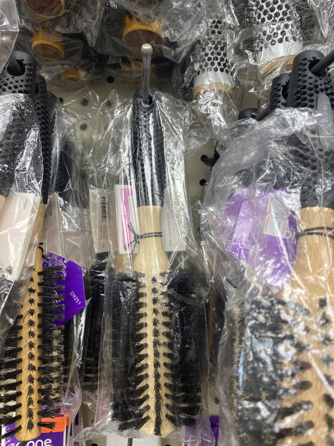 D9252 2 1/4 Brush