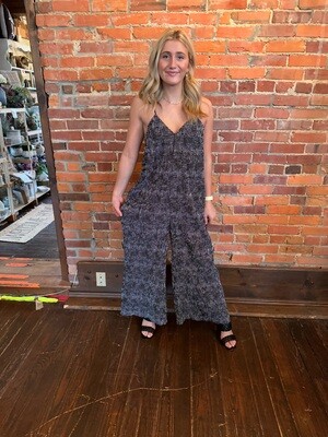 Sleeveless Pleated Wide Leg Jumpsuit w/ Pockets