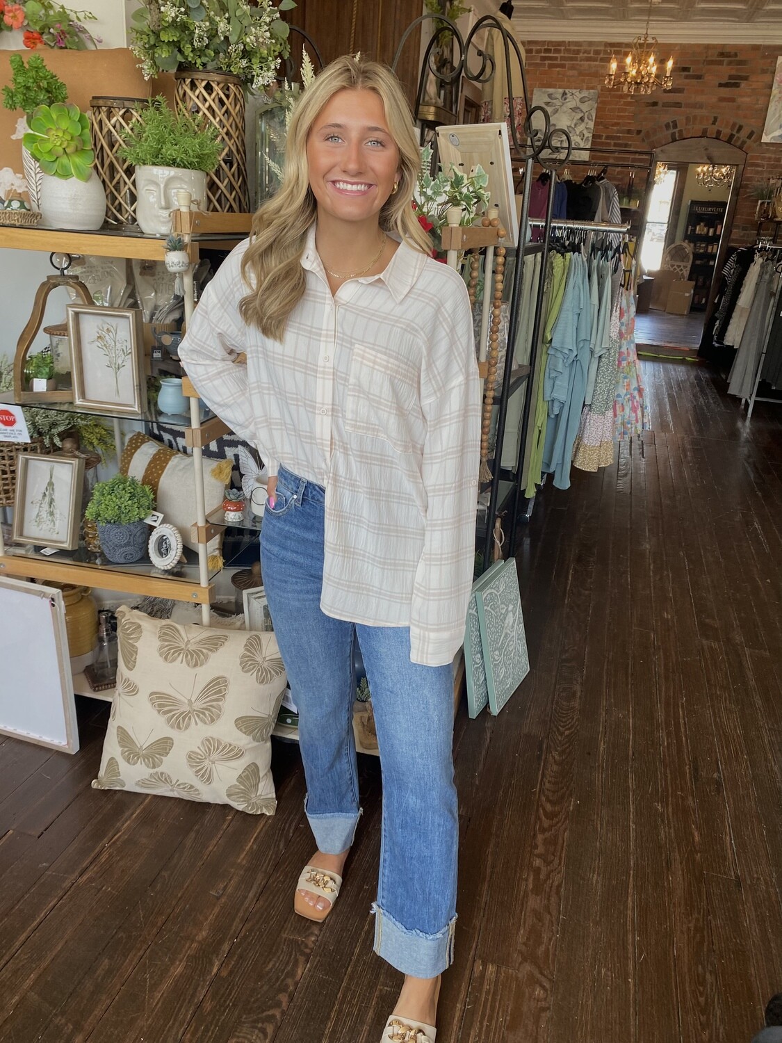 Crinkle-look neutral plaid Button-down top