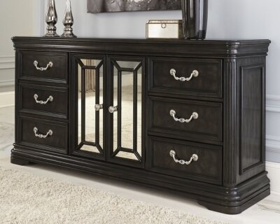 Quinshire Dresser