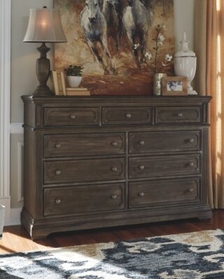 Mikalene Dresser