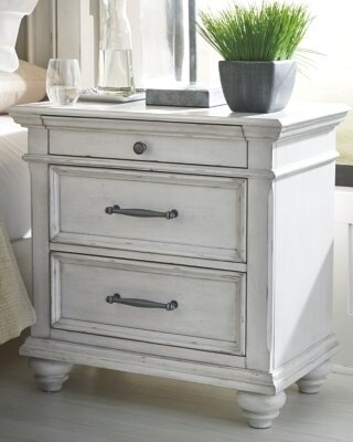 Kanwyn Nightstand