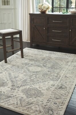 Precia 5&#39;3&quot; x 7&#39;3&quot; Rug