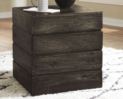 Shallia End Table
