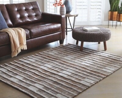Edrea 5&#39; x 7&#39; Rug