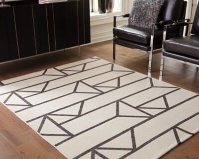 Derval 5&#39; x 7&#39; Rug