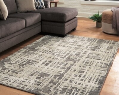 Makalo 5&#39; x 7&#39; Rug
