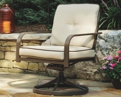 Predmore Swivel Lounge Chair (Set of 2)