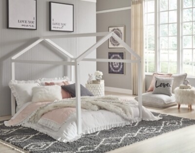 B082-262 Flannibrook Full House Bed Frame