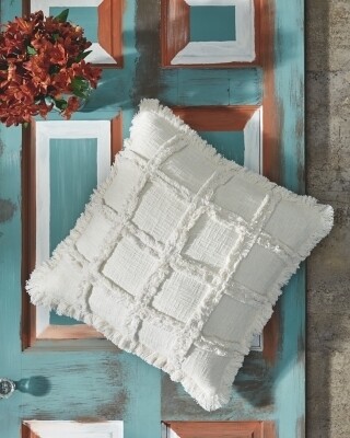 Henie Pillow (Set of 4)
